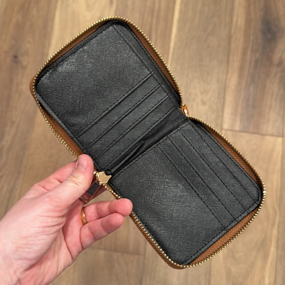 Cute Wrist Wallet with Handle Gently Used - Picture 4 of 5